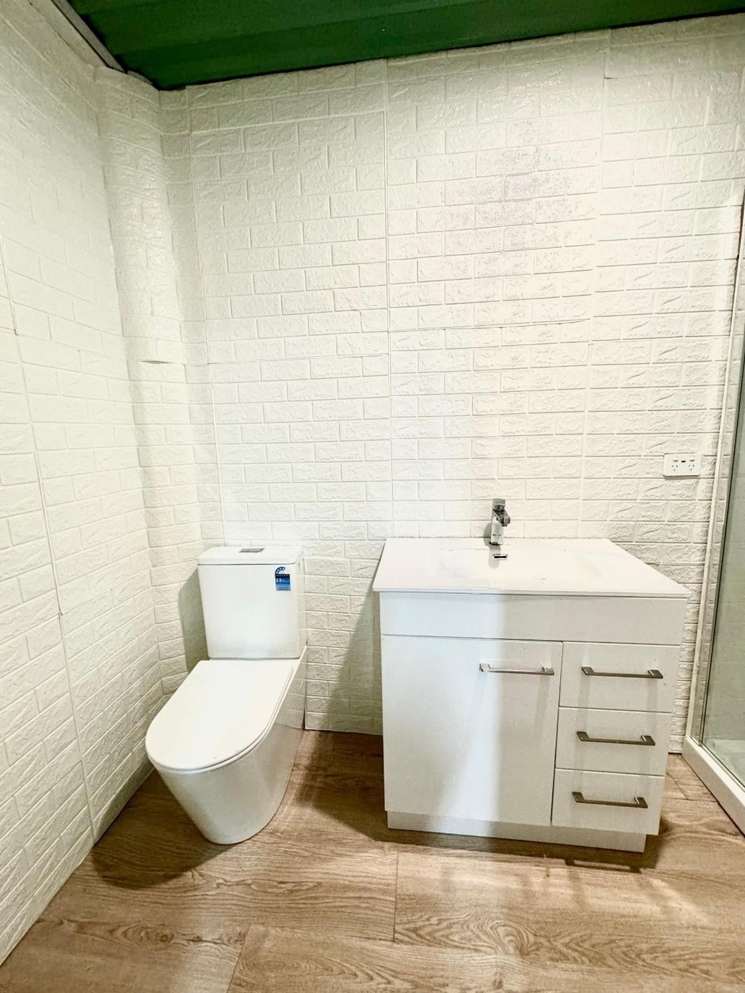 Private Cabin In Central โอ๊คแลนด์ ภายนอก รูปภาพ