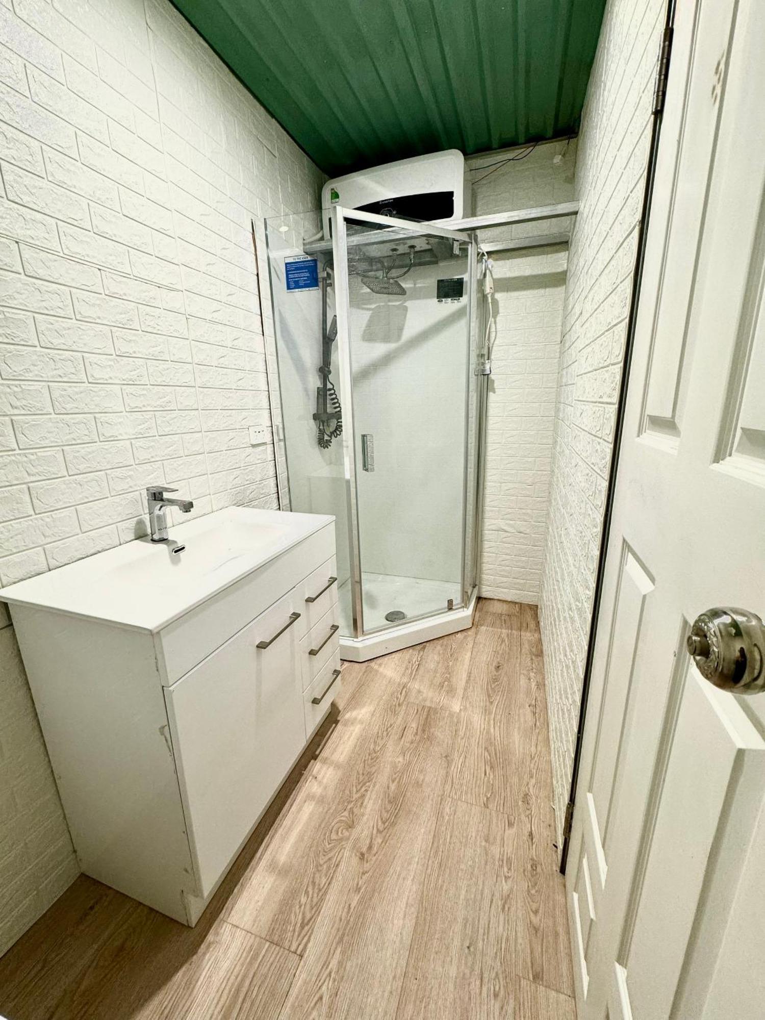 Private Cabin In Central โอ๊คแลนด์ ภายนอก รูปภาพ